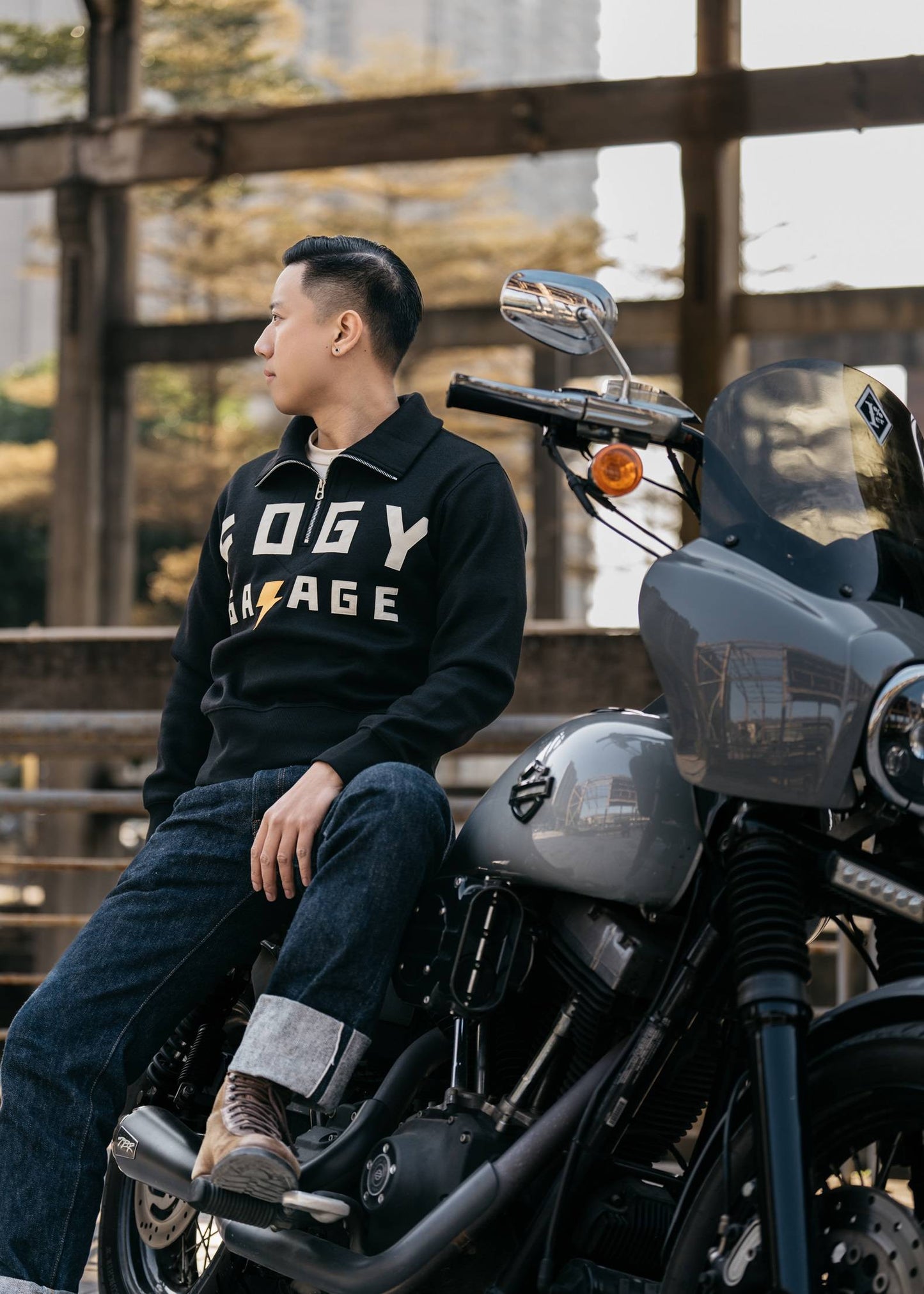 NO.10 Sweatshirt - BLack