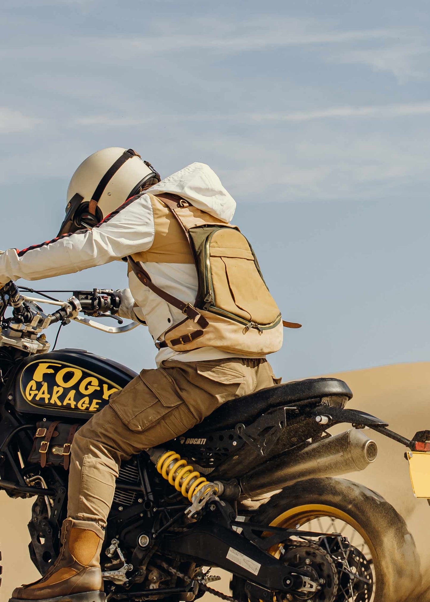 DROMEDARY Backpack Helmet Bag - Desert