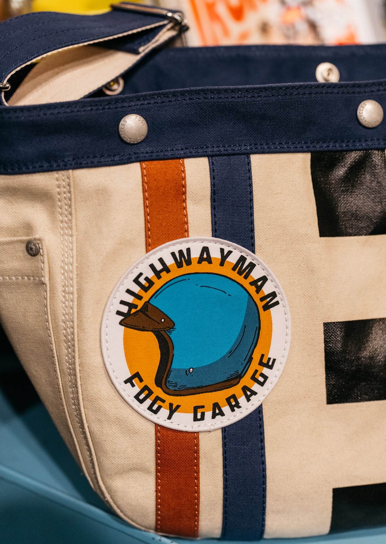 NEWSBOY Crossbody Bag - Lemans