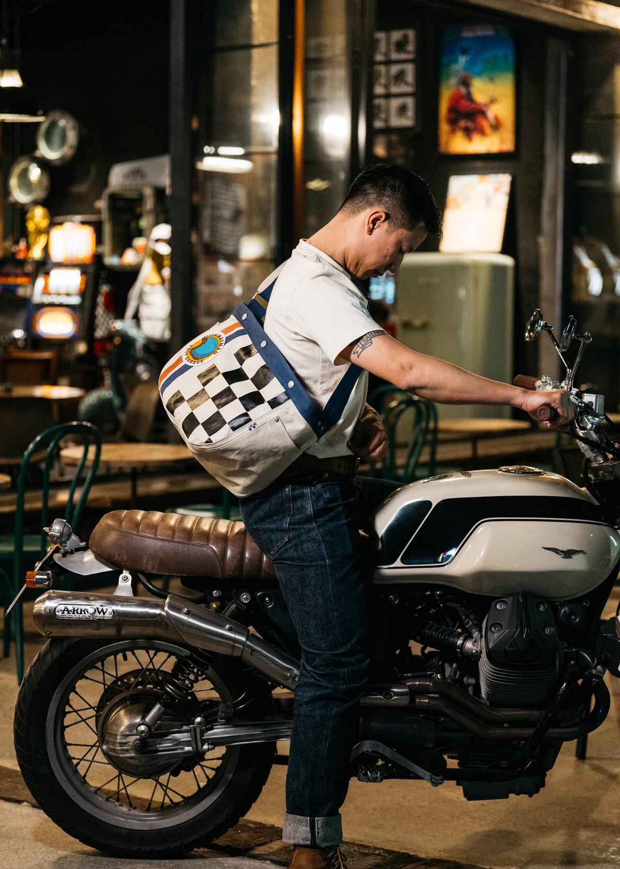 NEWSBOY Crossbody Bag - Lemans