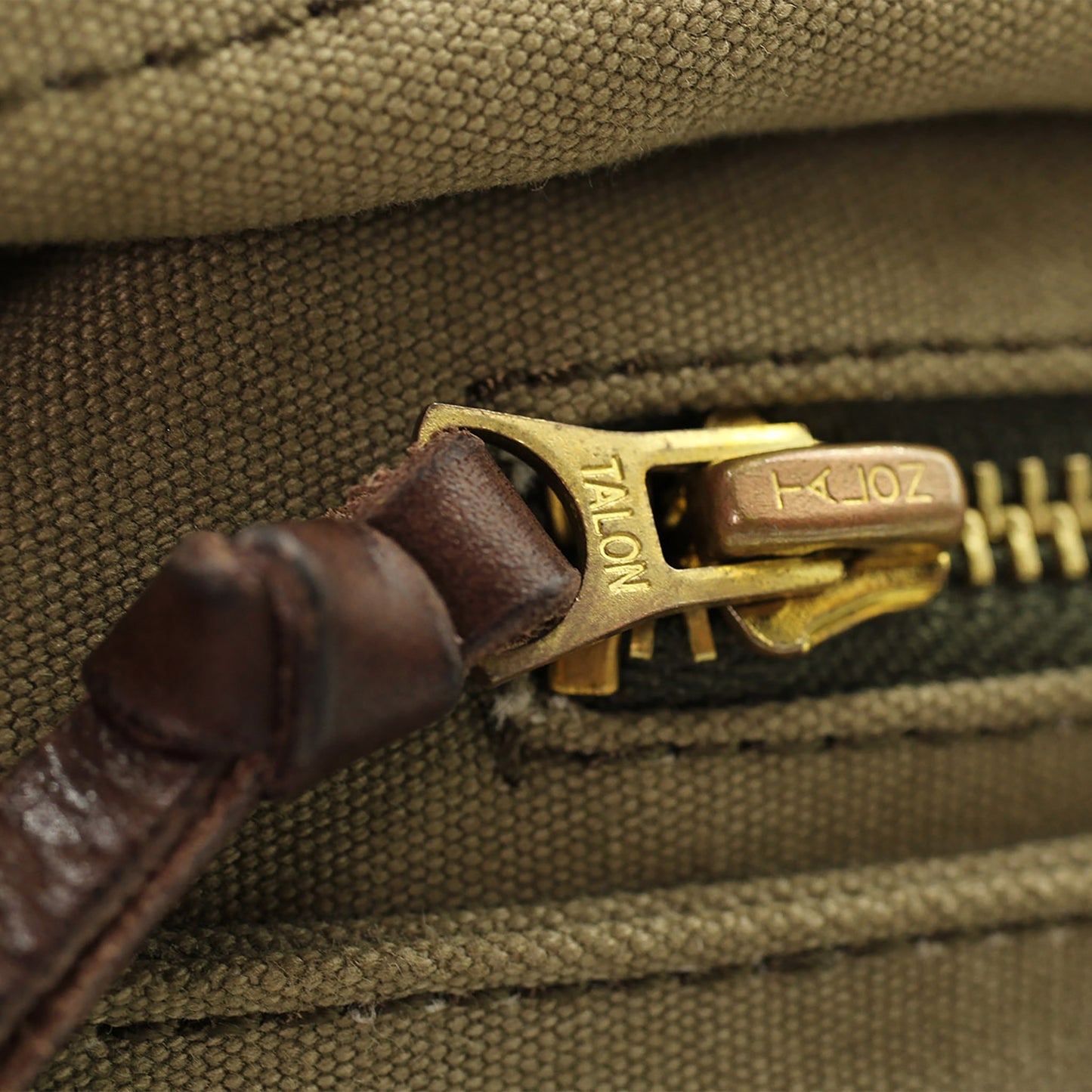 JUNGLE WARRIOR Shoulder Bag - Green