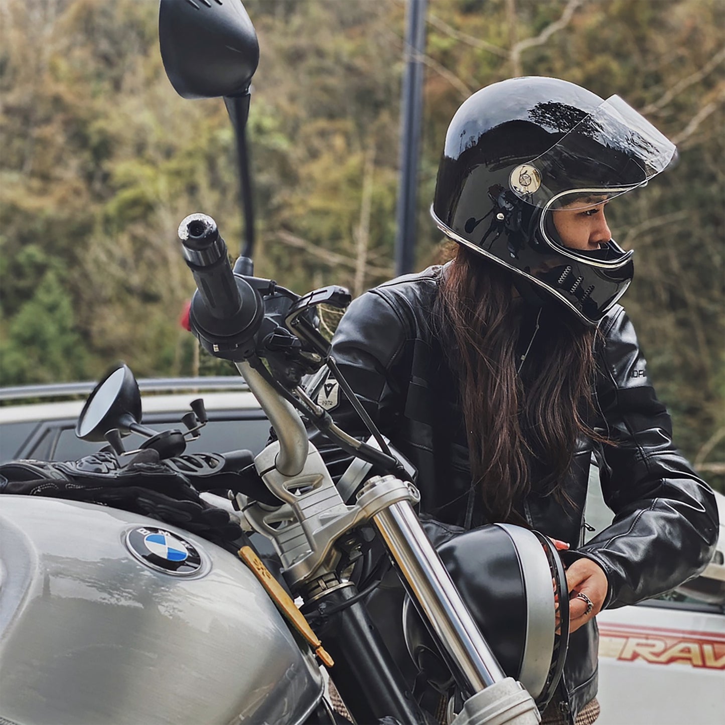 KHAN S MONGOLIAN Helmet - Gloss Black
