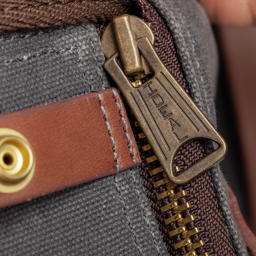 PILGRIMAGE Saddlebag - Grey