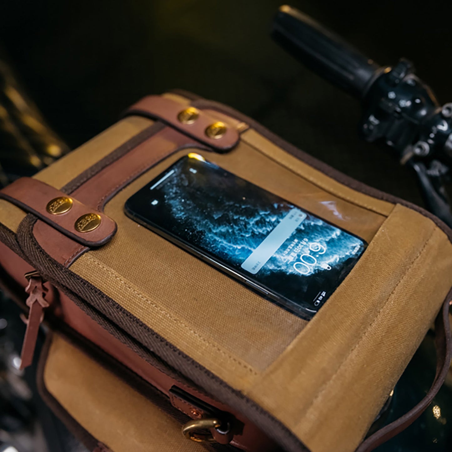 COMPASS Magnetic Tank Bag - Brown - Fogy Garage