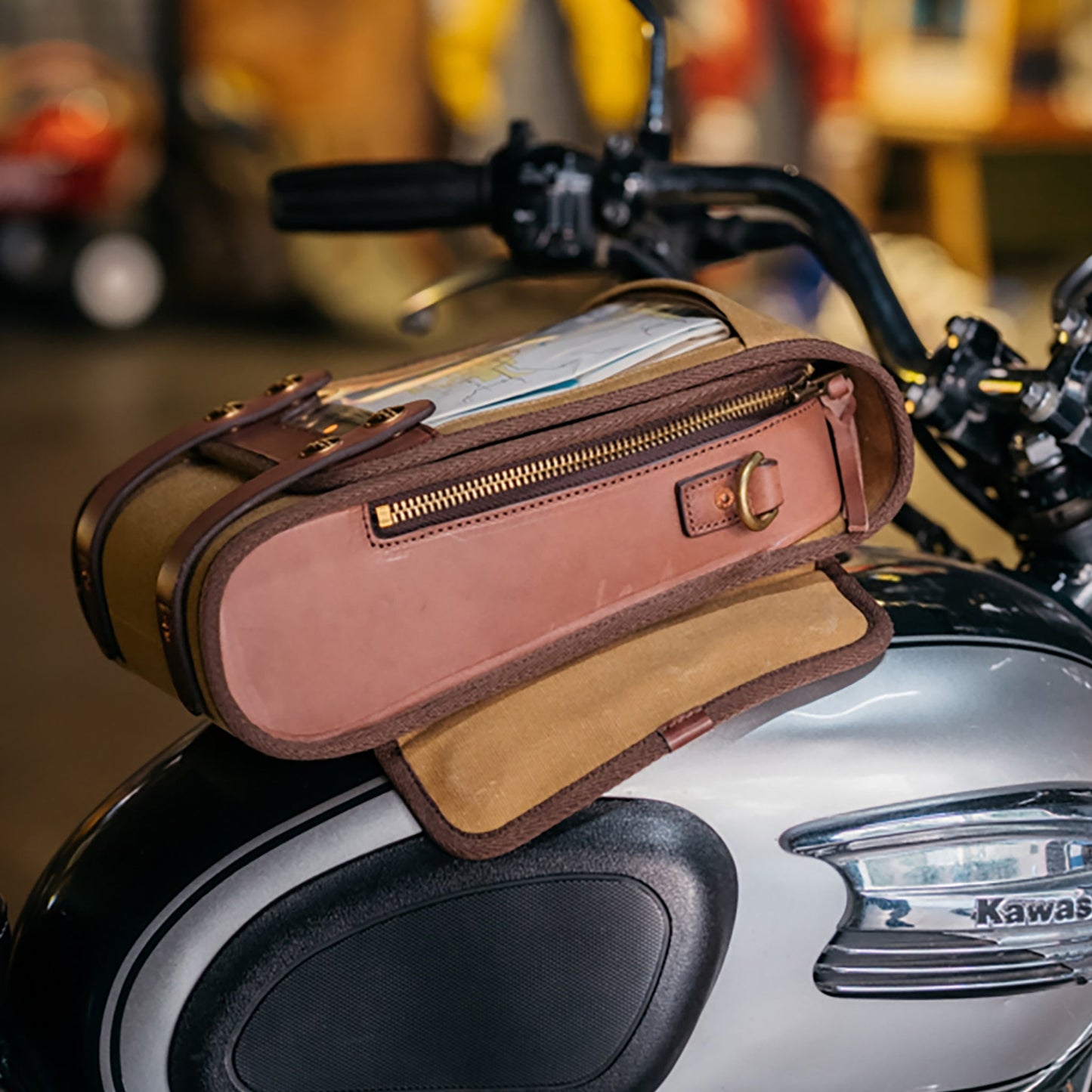 COMPASS Magnetic Tank Bag - Brown - Fogy Garage