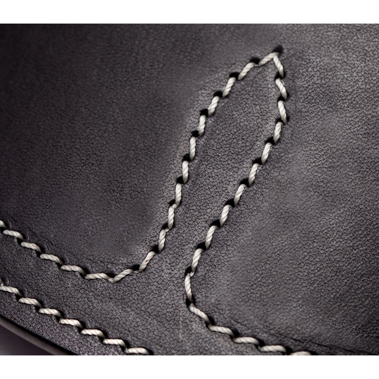 SEWING Leather Peak - Black