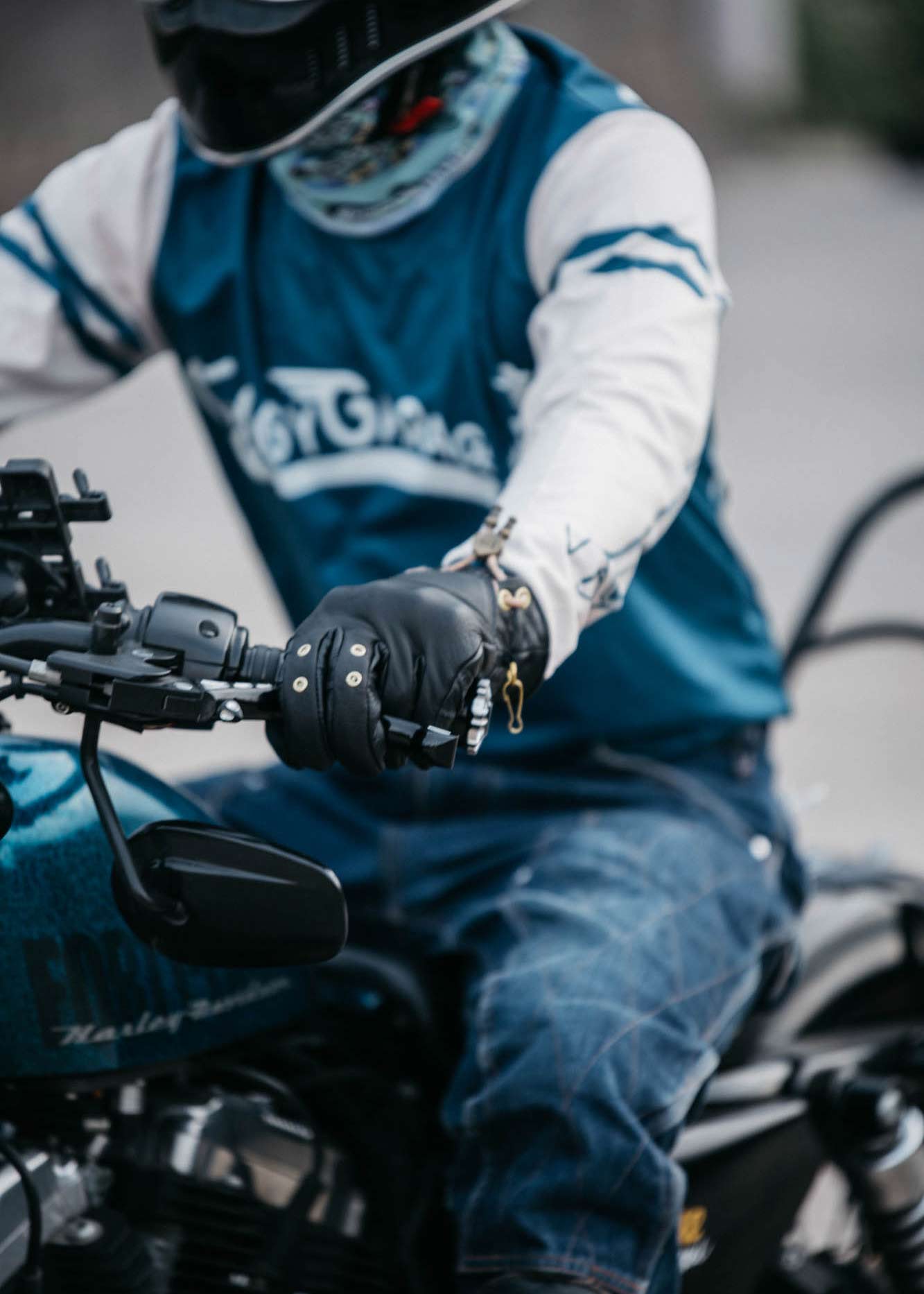 URSUS CHIEF Gloves - Black