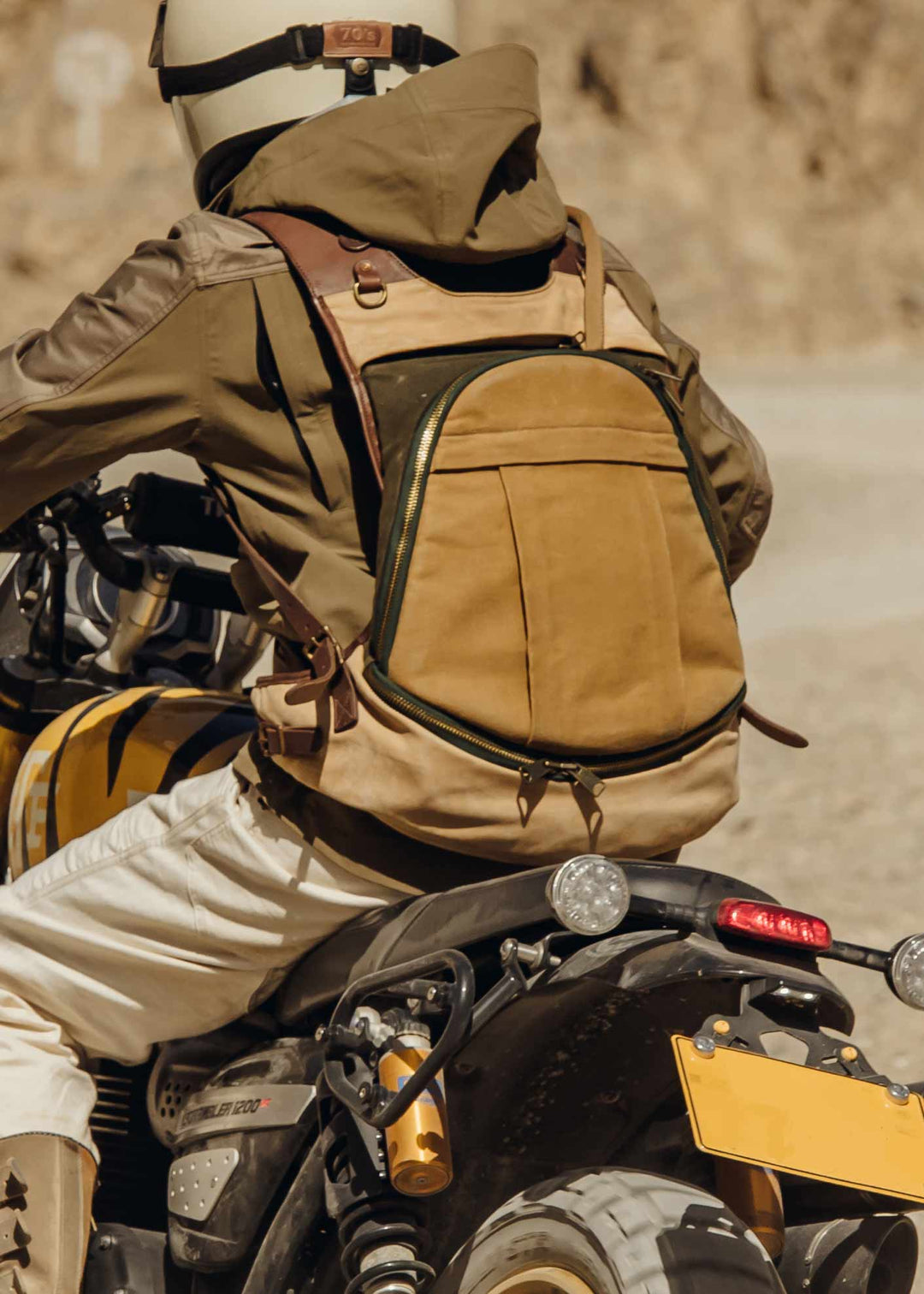 douchebag motorcycle helmet DROMEDARY Backpack Helmet Bag