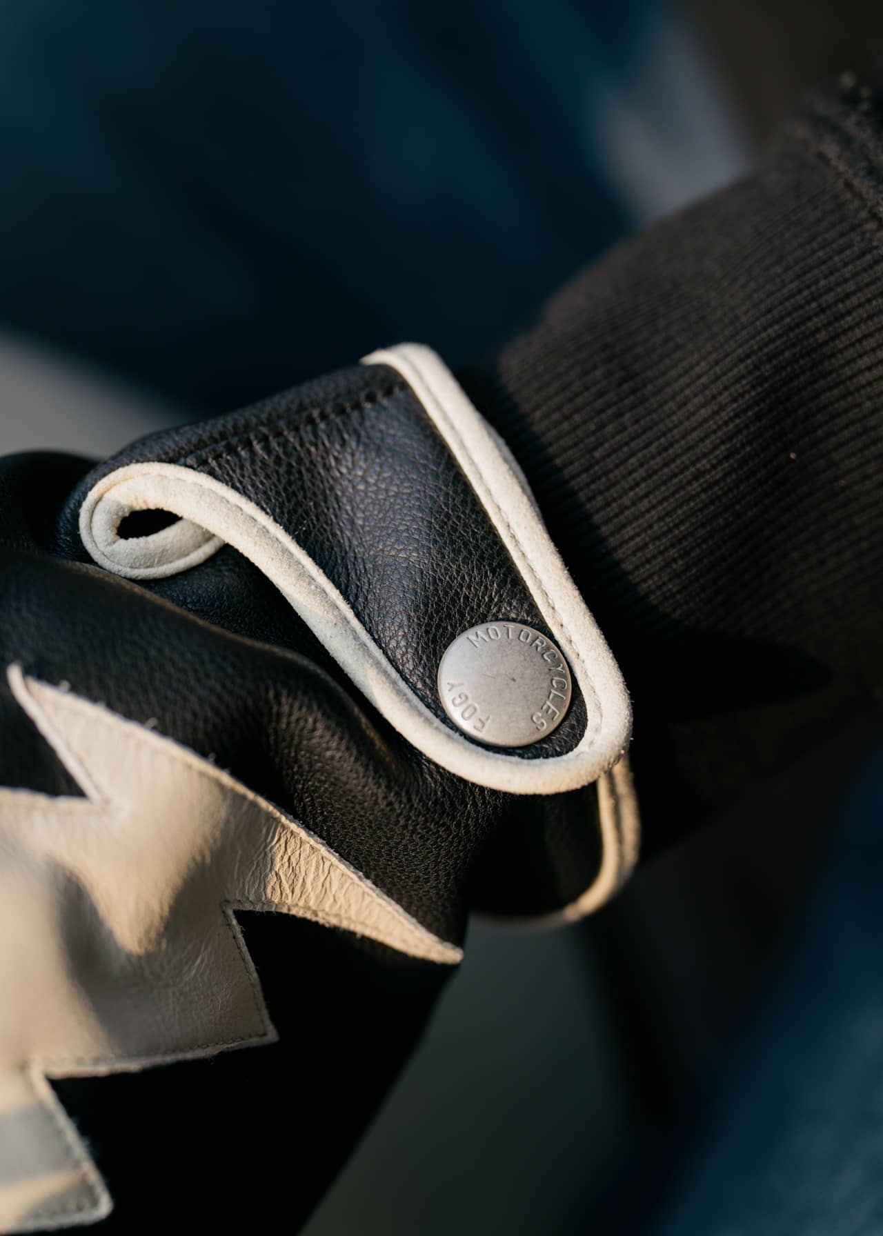 Lightning Gloves - Black/White