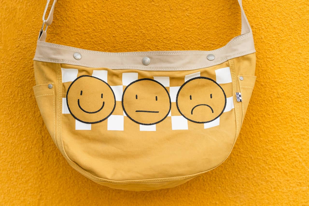 NEWSBOY Crossbody Bag - Smile