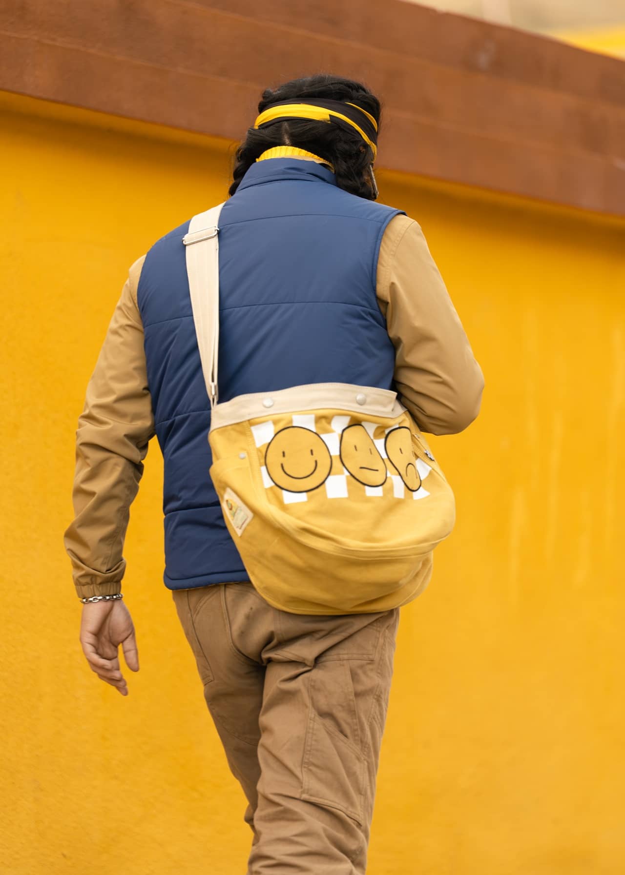 NEWSBOY Crossbody Bag - Smile
