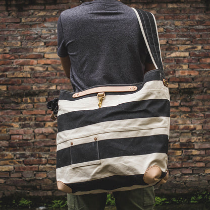 PRISONER GIGANTIC Messenger Bag