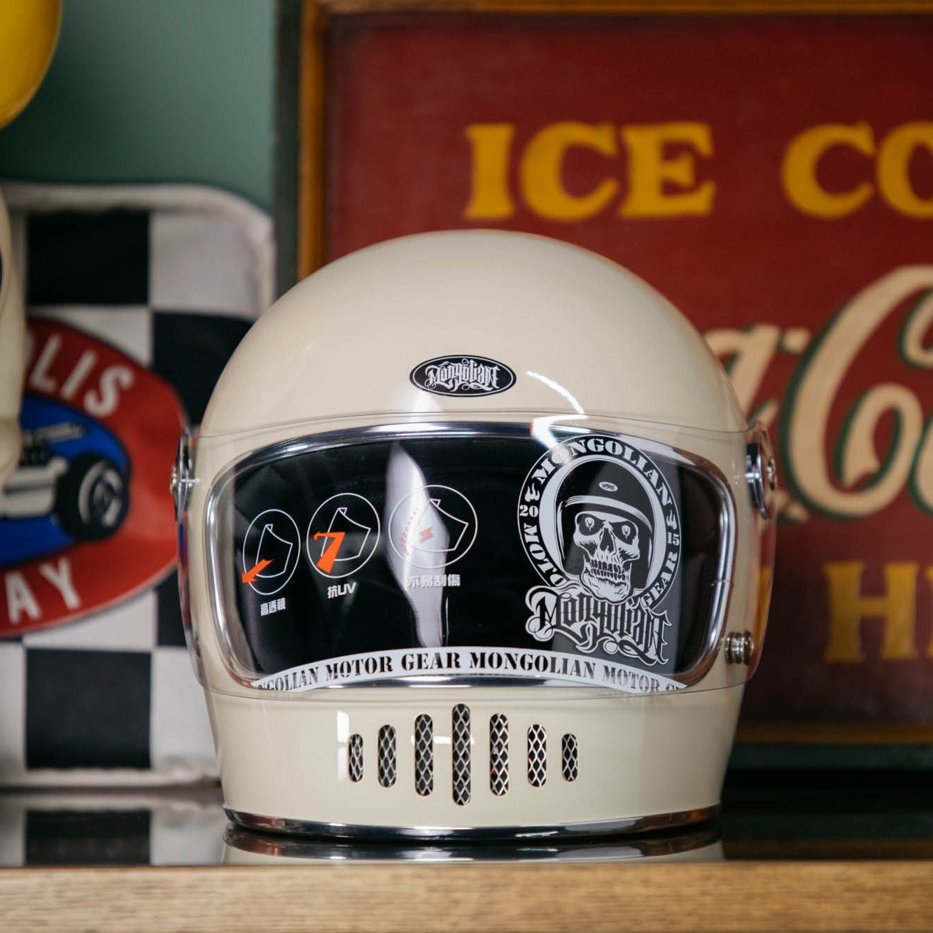 COMET PLANET Helmet - Vintage White - Fogy Garage